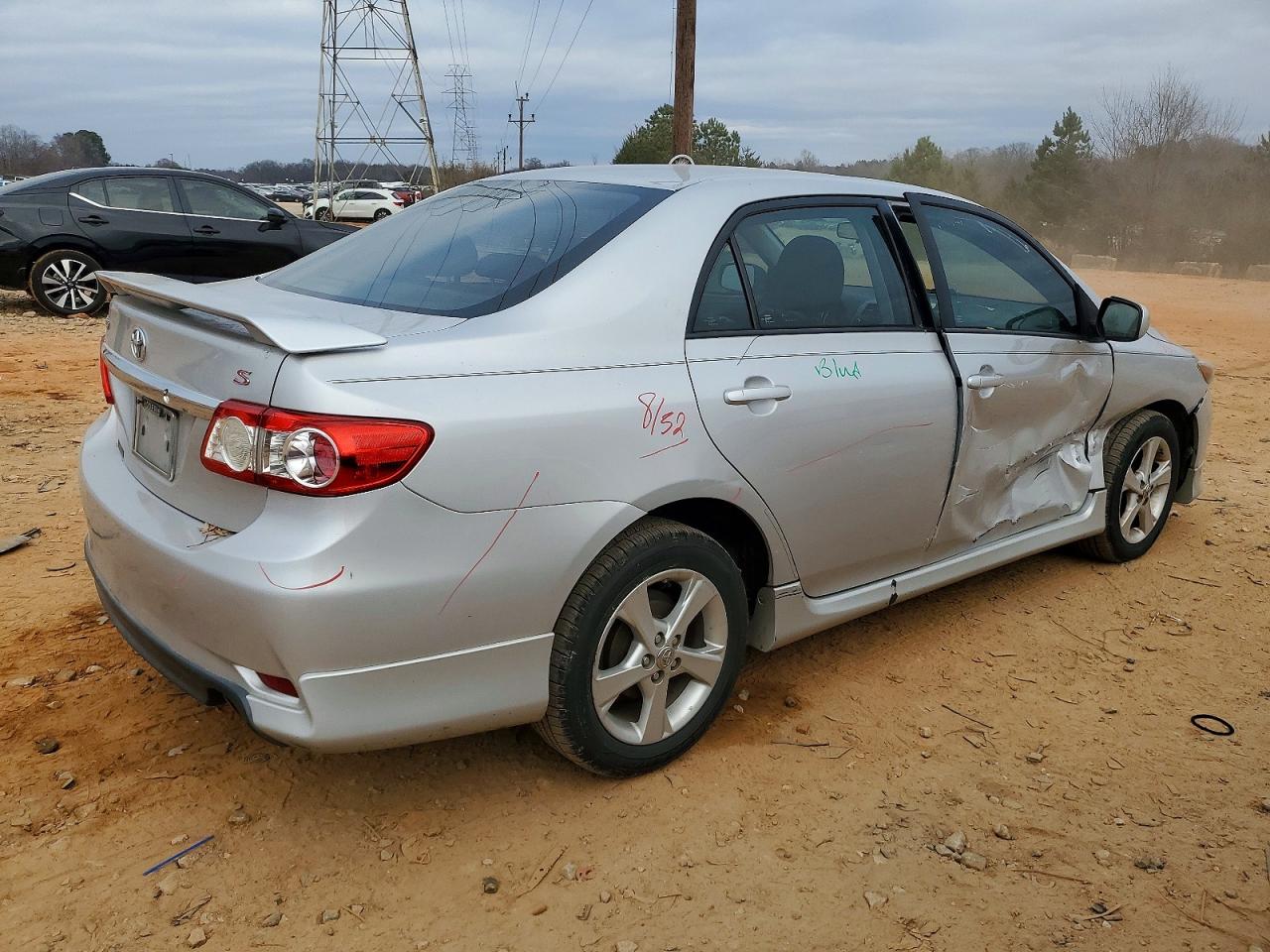 2011 TOYOTA COROLLA S photo 3