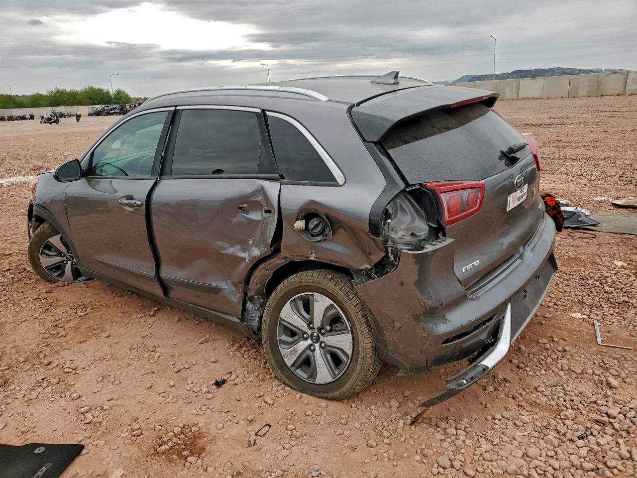 2017 KIA NIRO FE photo 2