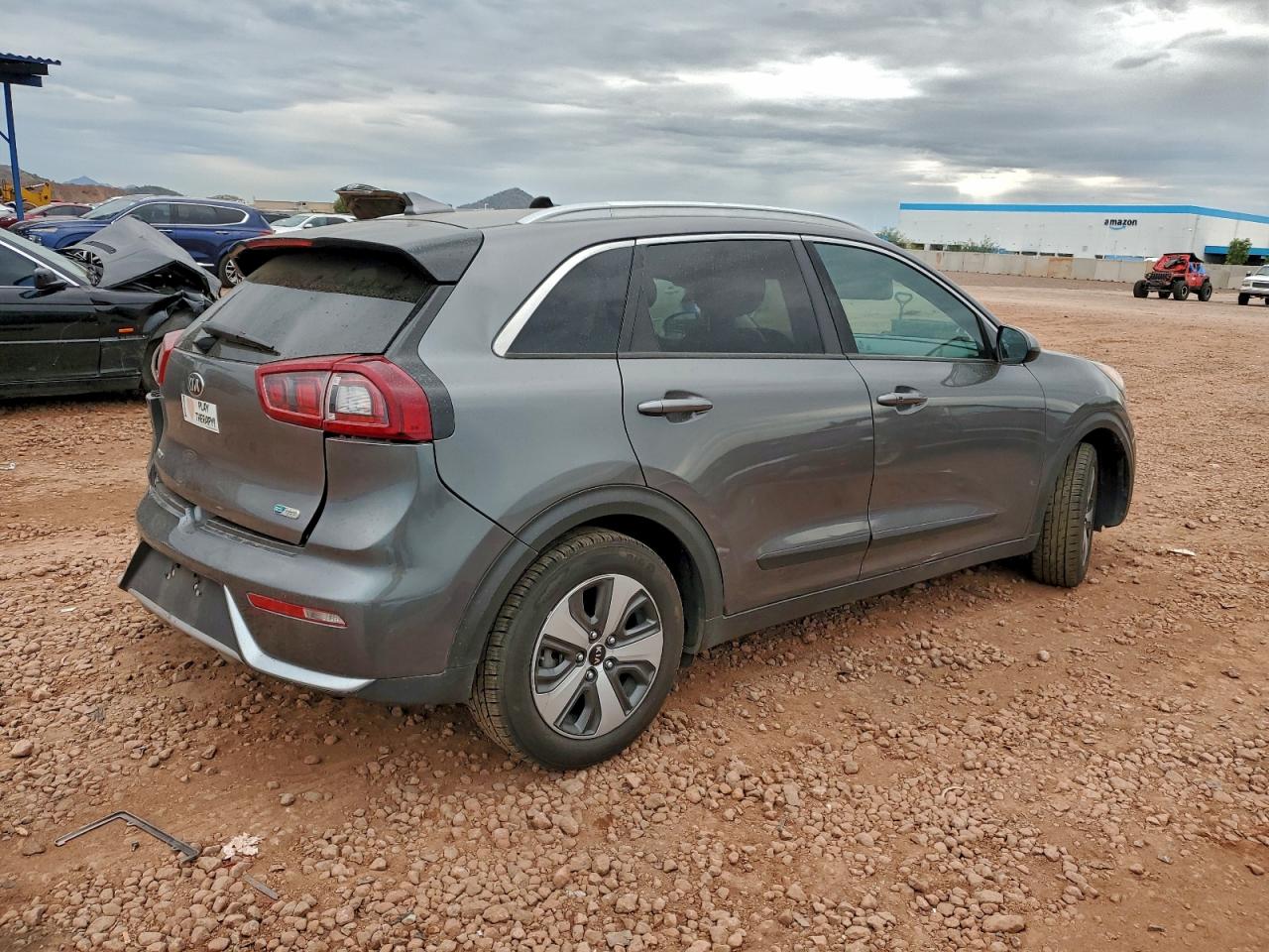 2017 KIA NIRO FE photo 3