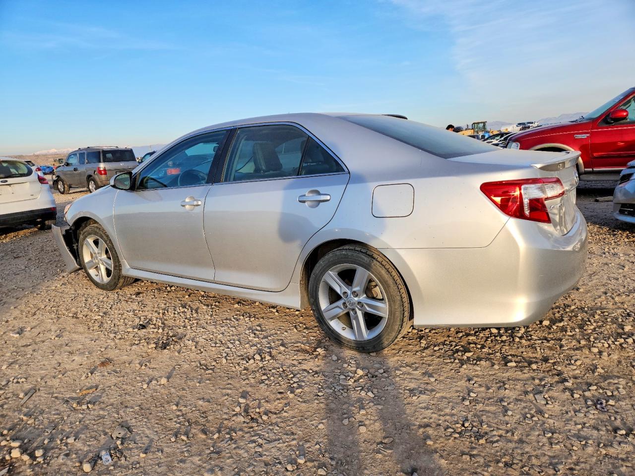 2014 TOYOTA CAMRY L photo 2
