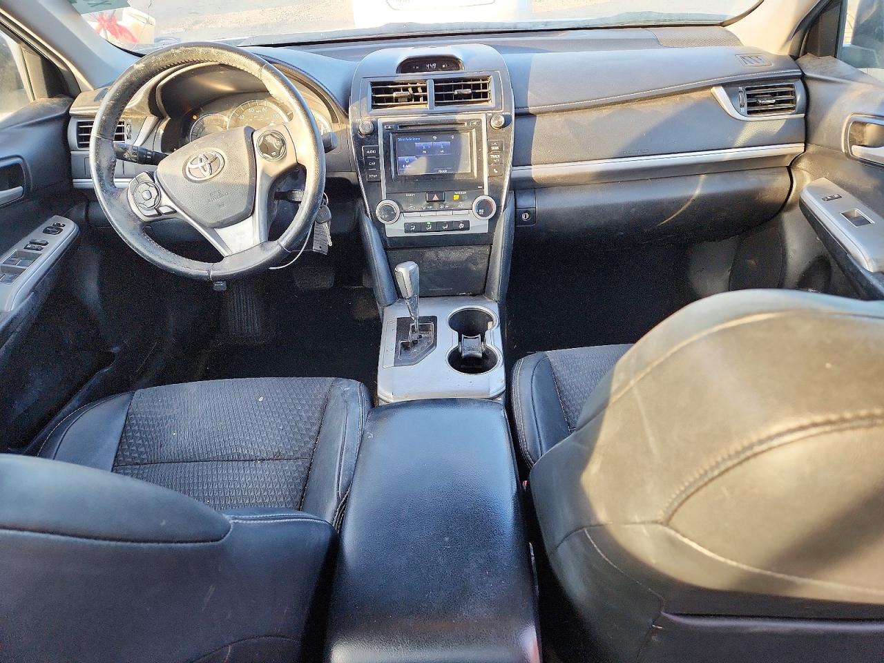 2014 TOYOTA CAMRY L photo 8
