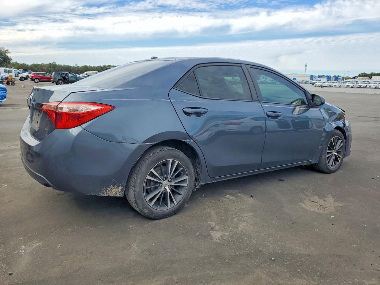 2017 TOYOTA COROLLA L photo 5