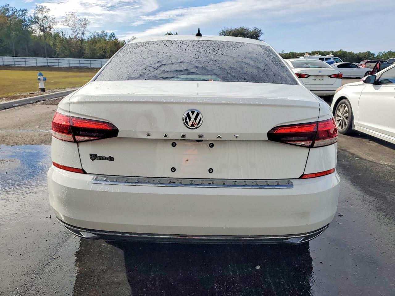 2021 VOLKSWAGEN PASSAT SE photo 6