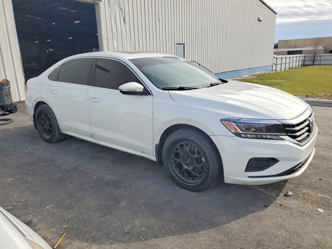 2021 VOLKSWAGEN PASSAT SE photo 4