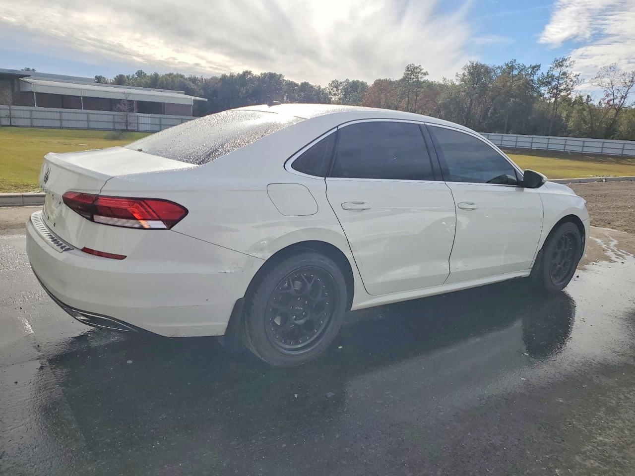 2021 VOLKSWAGEN PASSAT SE photo 3