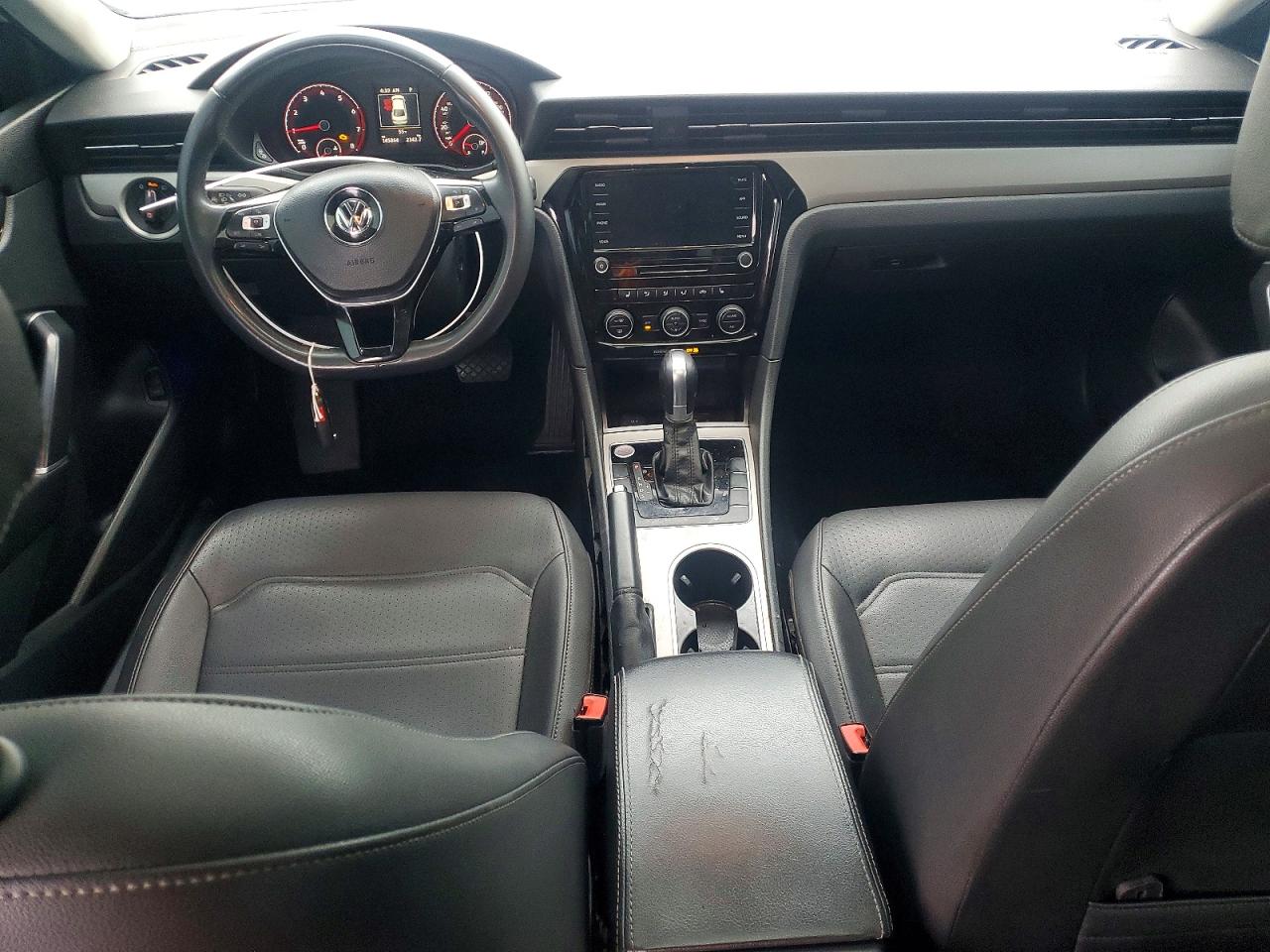 2021 VOLKSWAGEN PASSAT SE photo 8