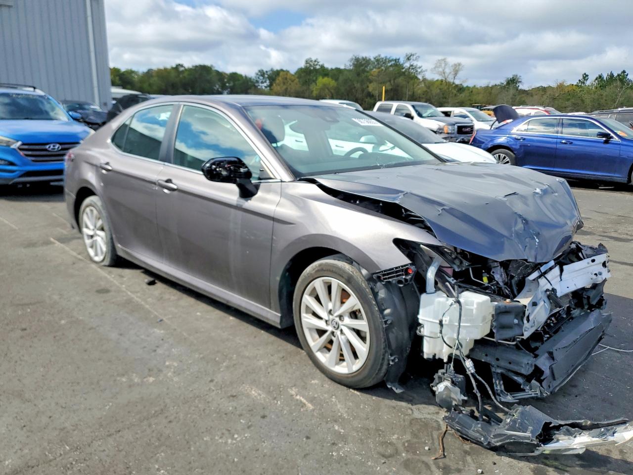 2022 TOYOTA CAMRY LE photo 4