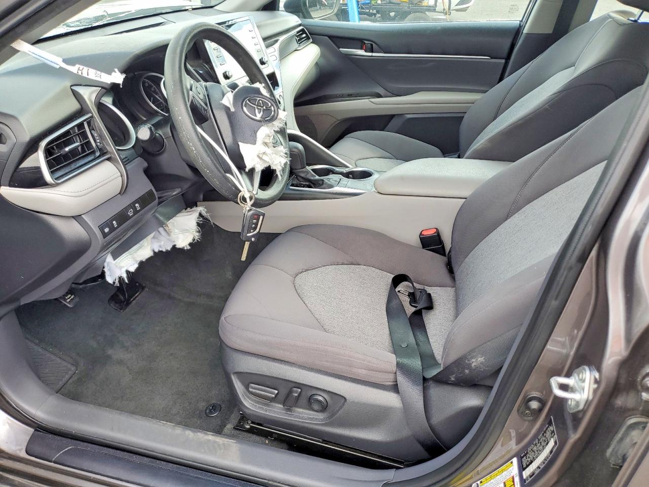 2022 TOYOTA CAMRY LE photo 7