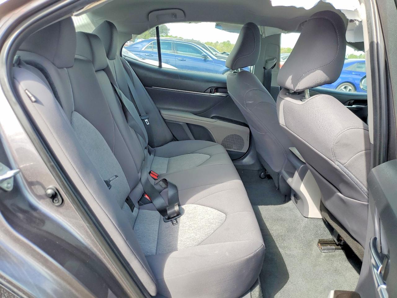 2022 TOYOTA CAMRY LE photo 10