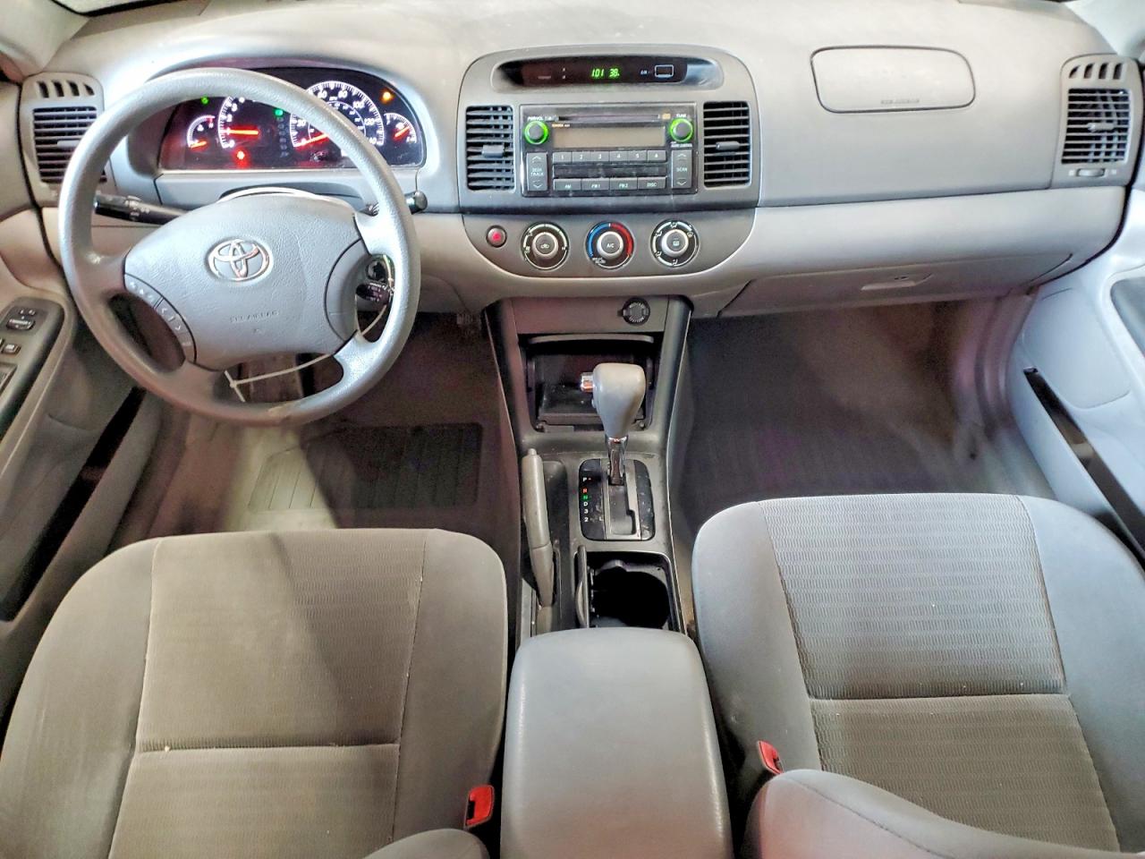 2005 TOYOTA CAMRY LE photo 8
