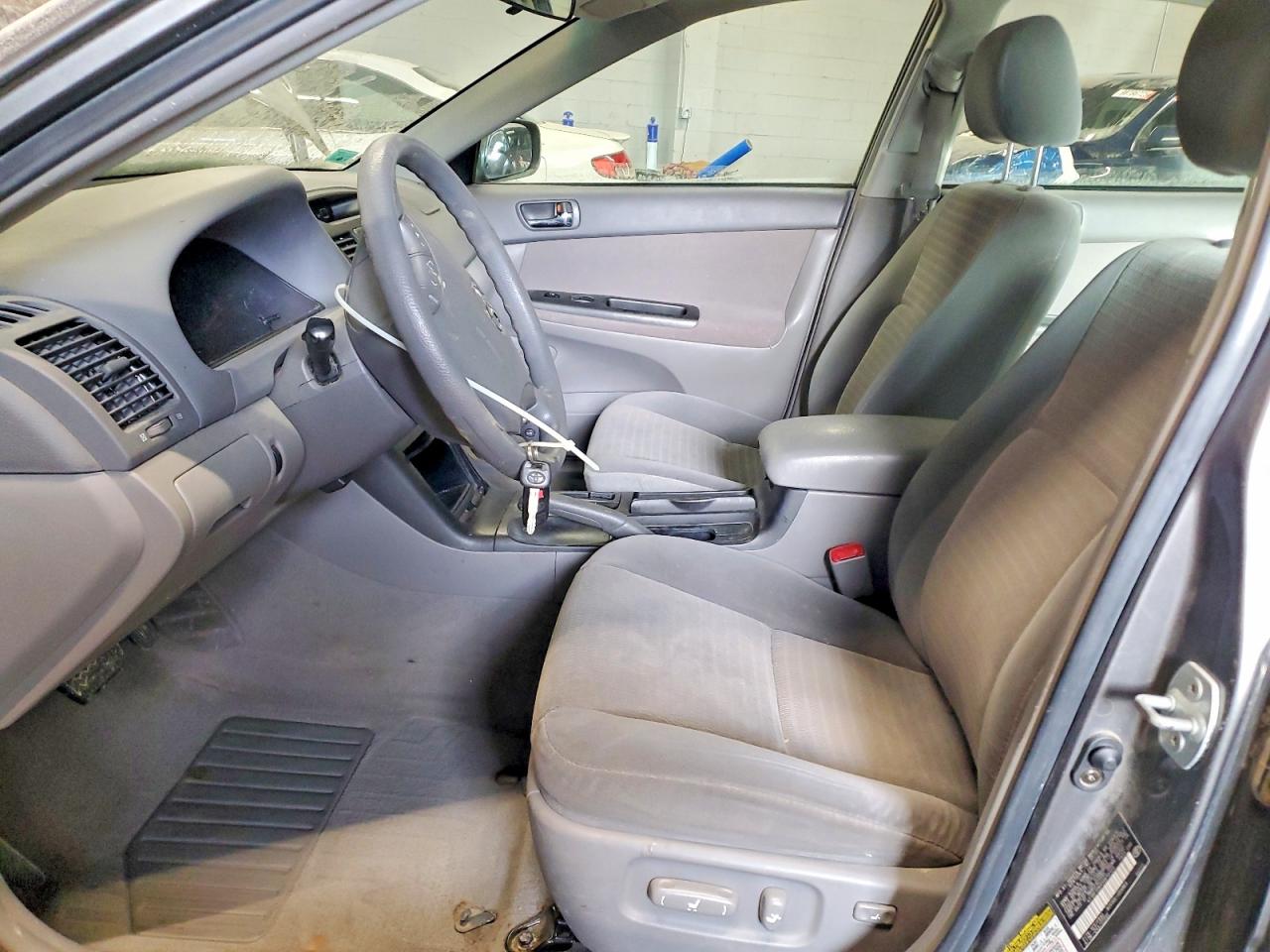 2005 TOYOTA CAMRY LE photo 7