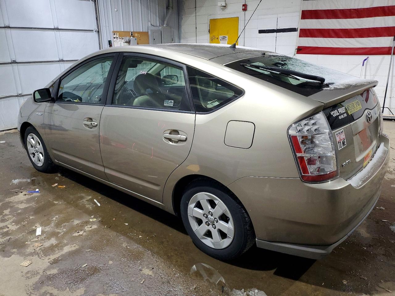 2009 TOYOTA PRIUS BASE photo 3