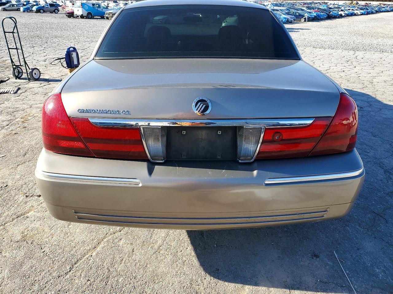 2003 MERCURY GRAND MARQUIS GS photo 6