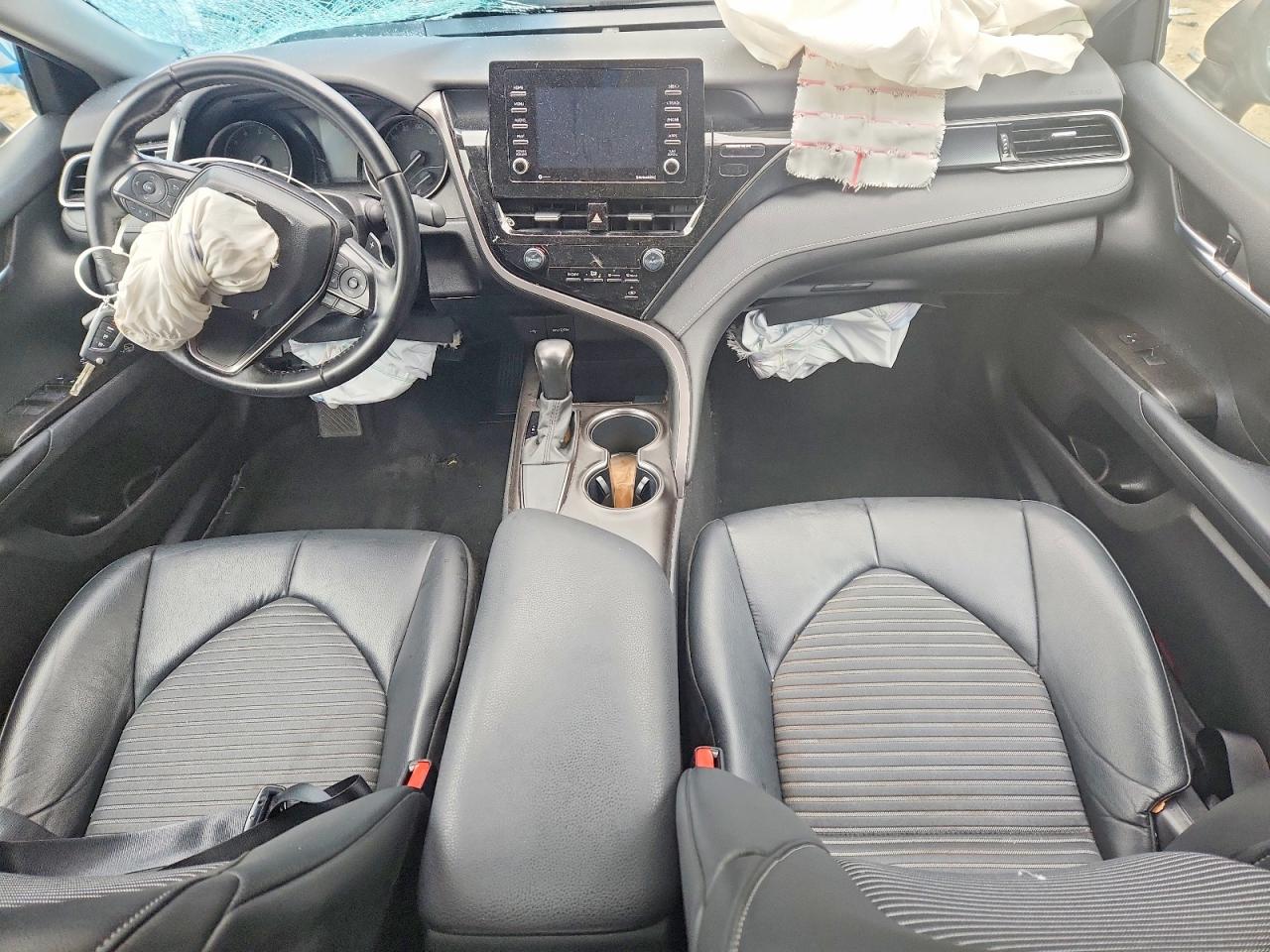 2021 TOYOTA CAMRY SE photo 8