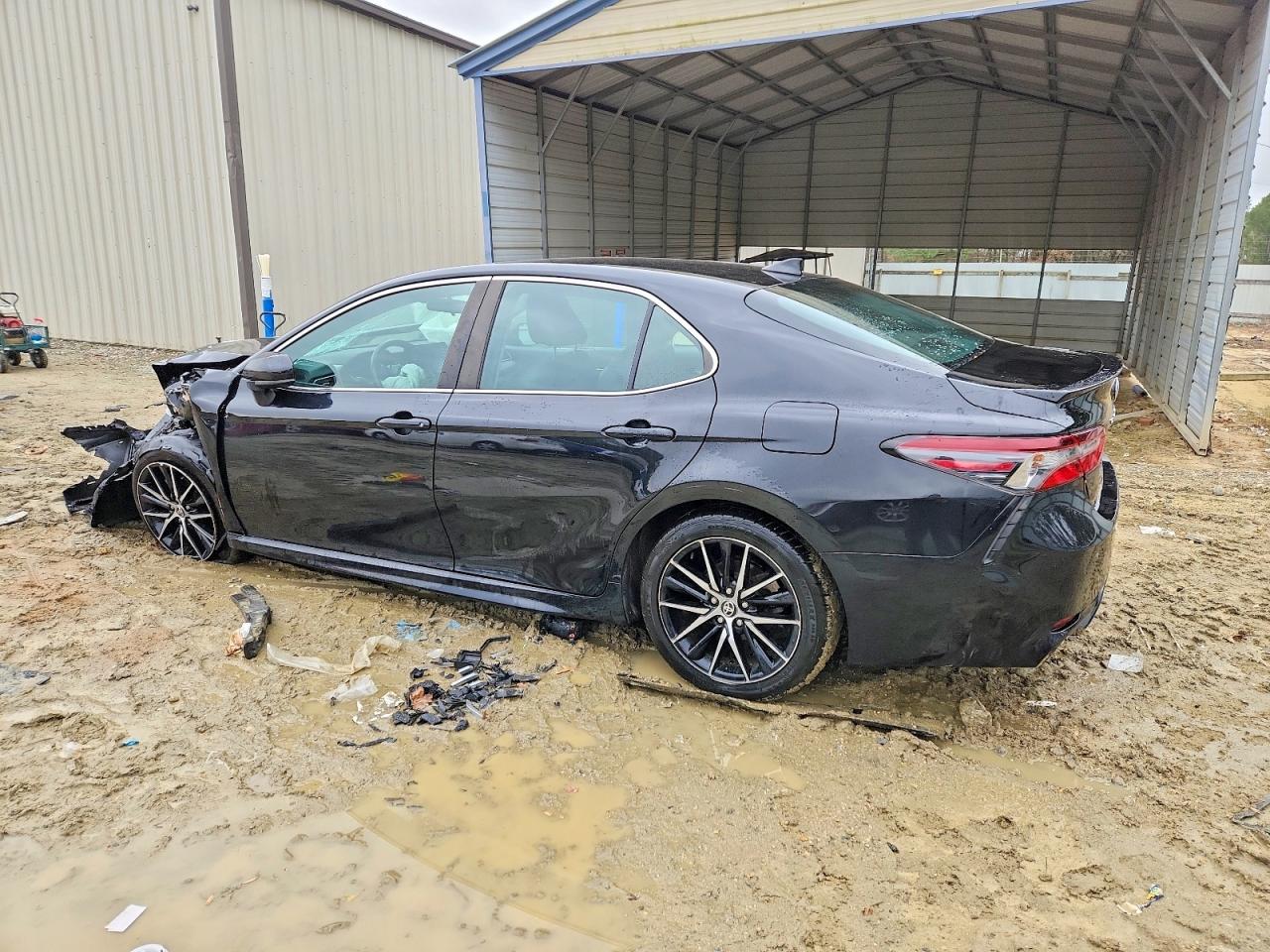 2021 TOYOTA CAMRY SE photo 2
