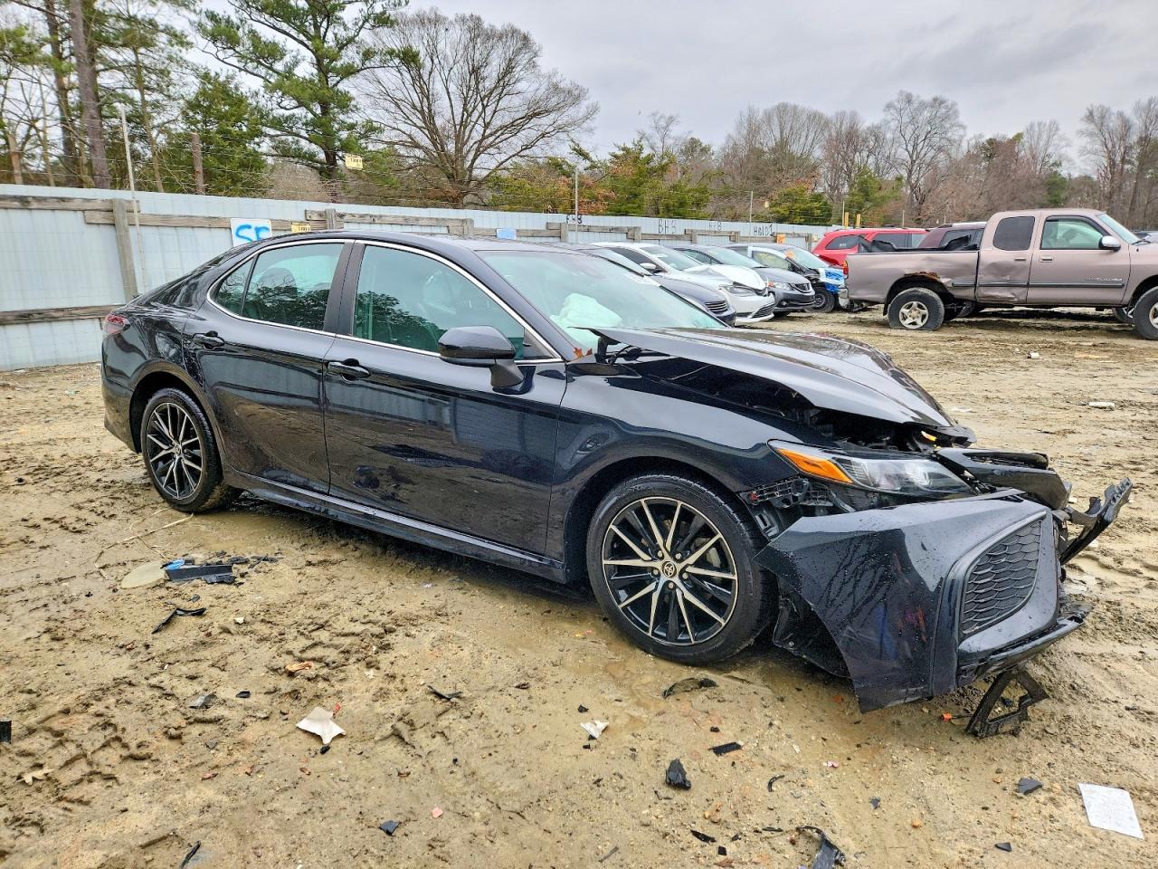 2021 TOYOTA CAMRY SE photo 4