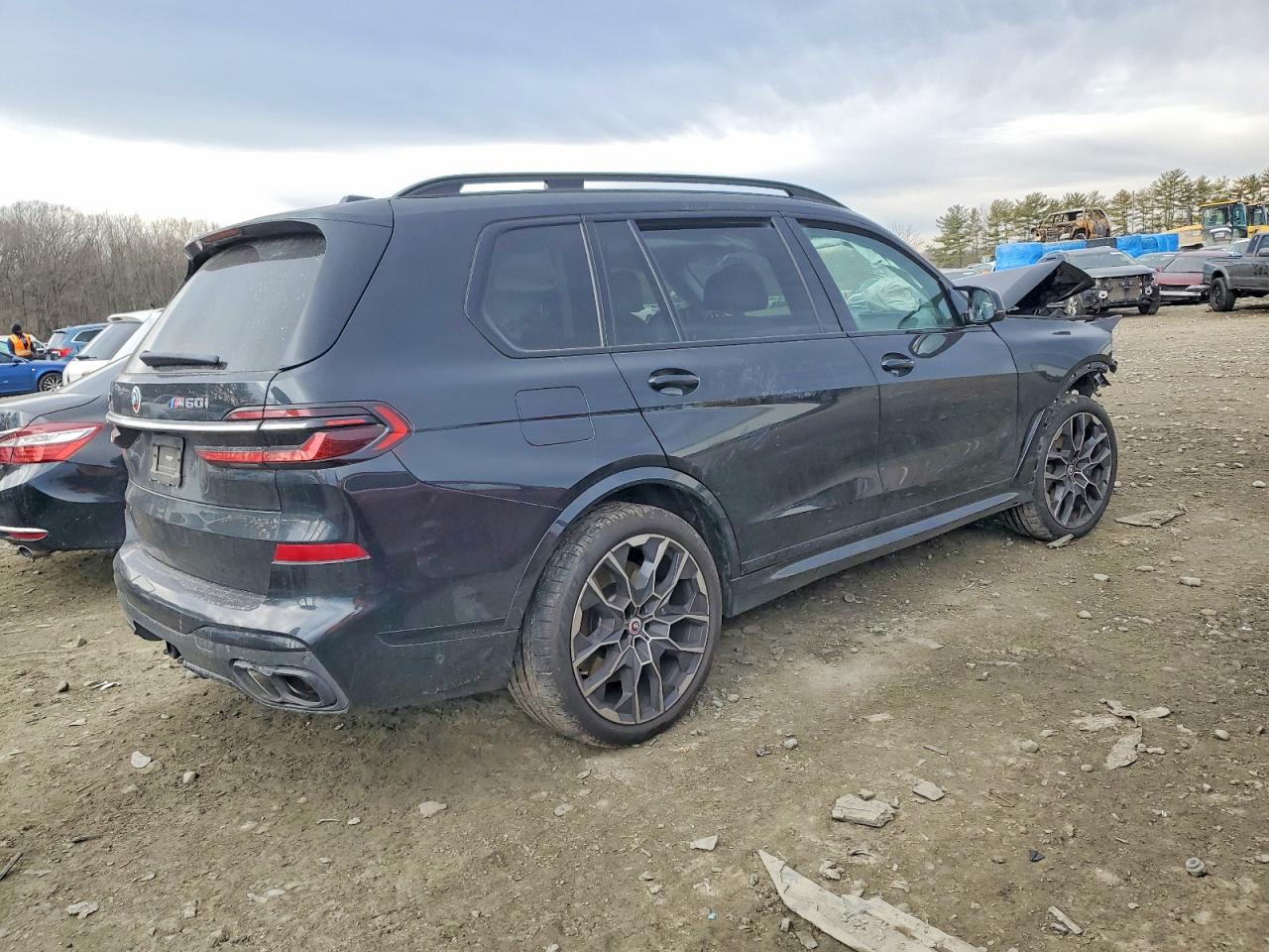 2023 BMW X7 M60I photo 3