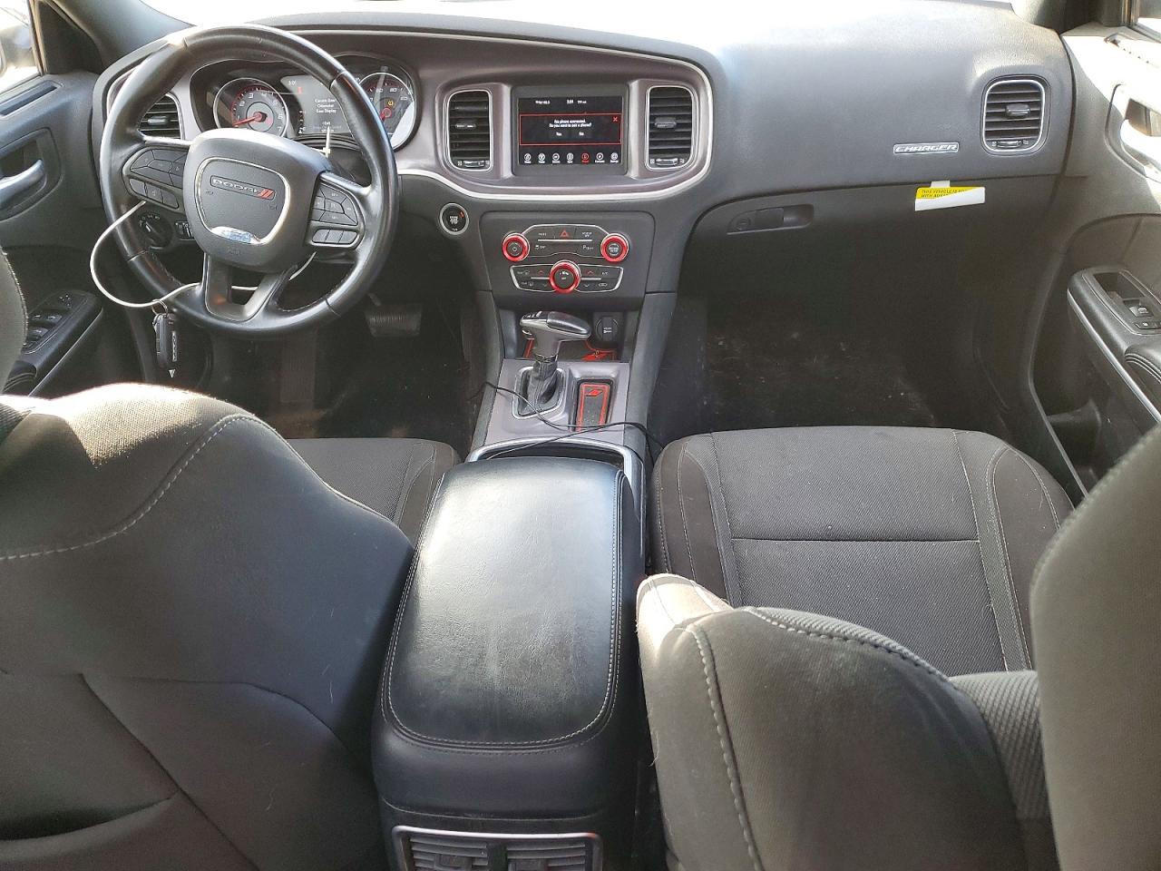 2020 DODGE CHARGER SXT photo 8