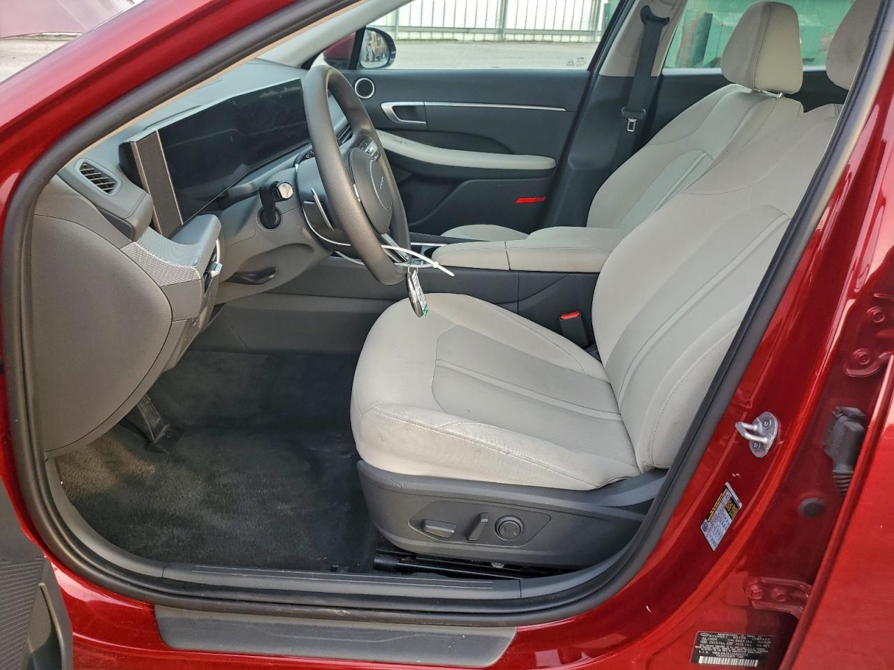 2025 HYUNDAI SONATA SEL photo 13
