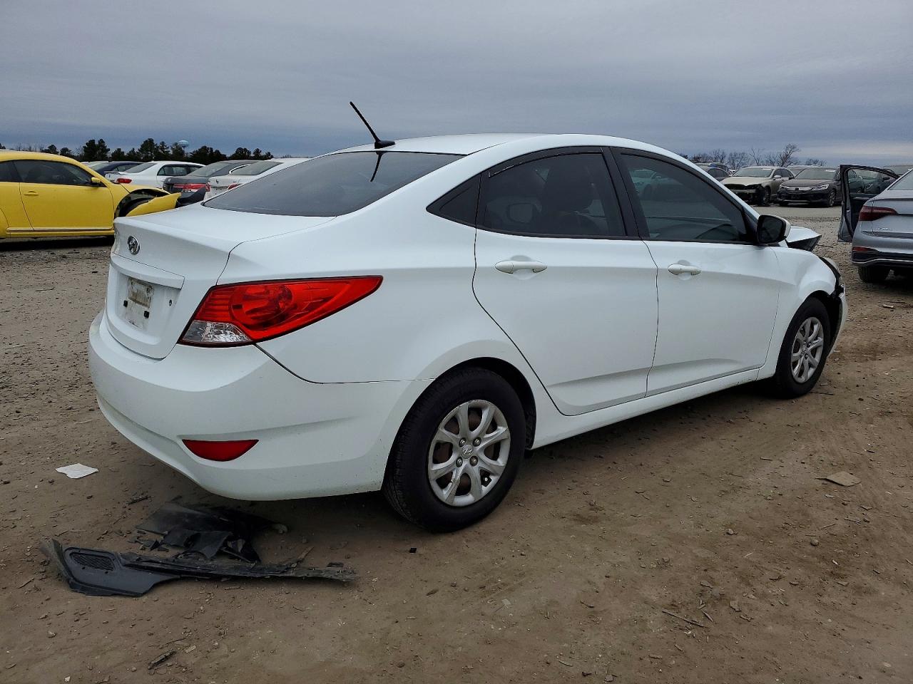2014 HYUNDAI ACCENT GLS photo 5