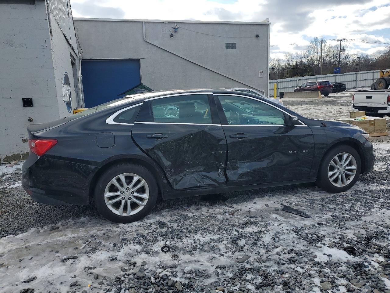 2016 CHEVROLET MALIBU LT photo 3