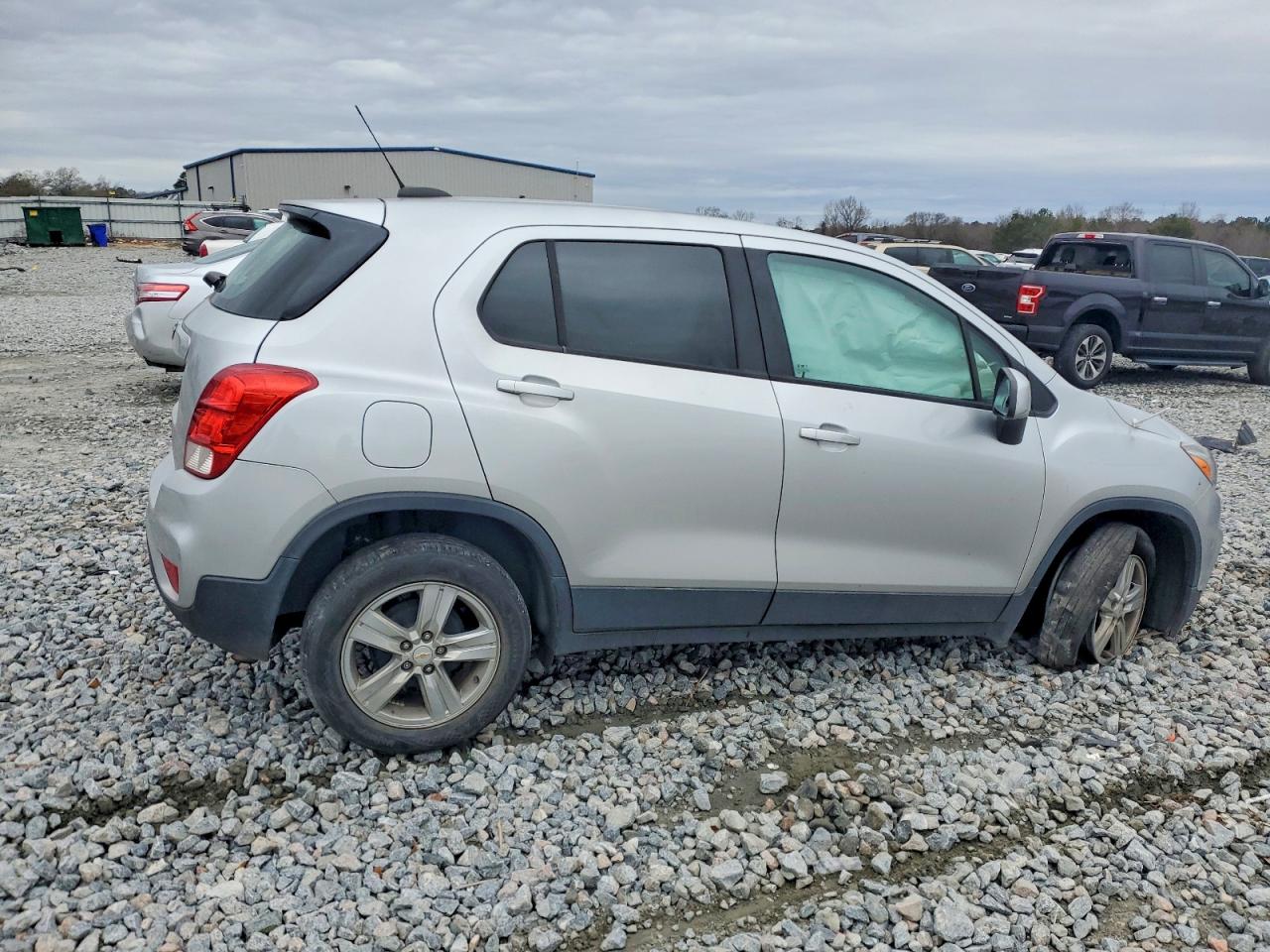 2020 CHEVROLET TRAX LS photo 3