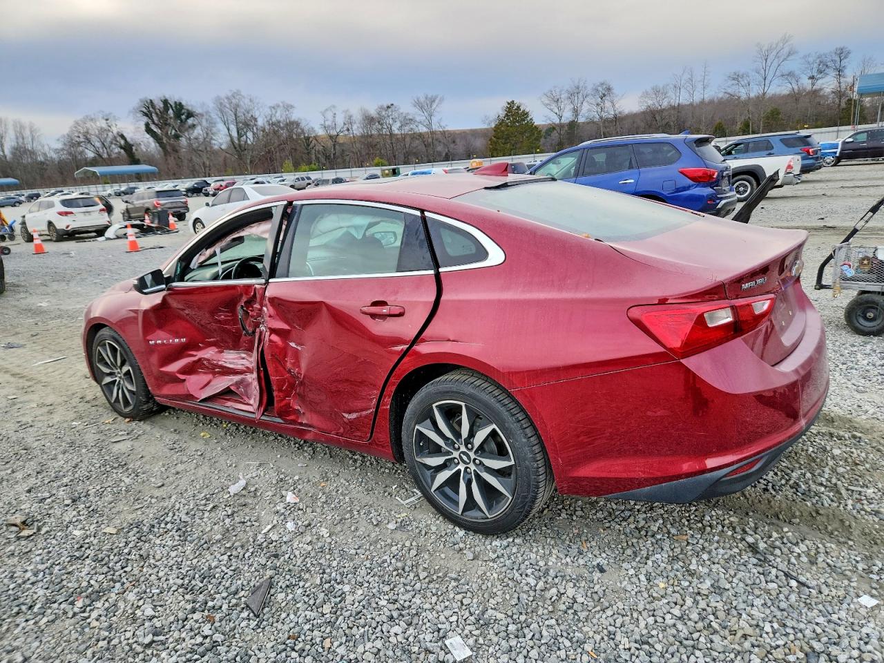 2018 CHEVROLET MALIBU LT photo 2