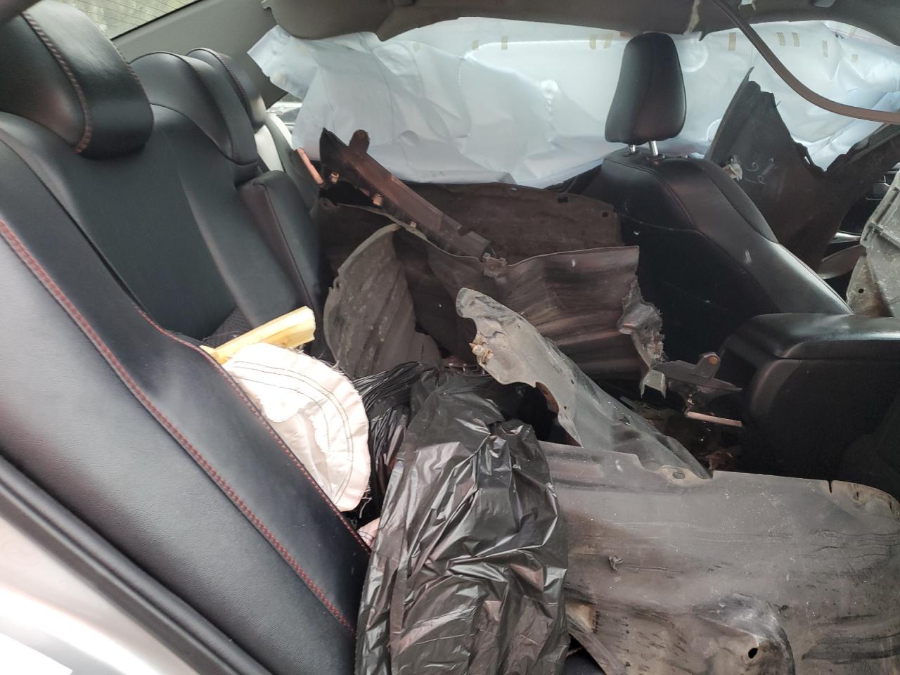 2016 TOYOTA CAMRY LE photo 10