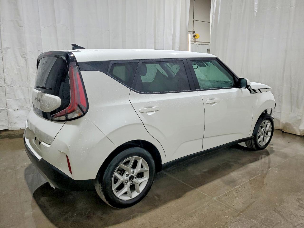 2025 KIA SOUL LX photo 3