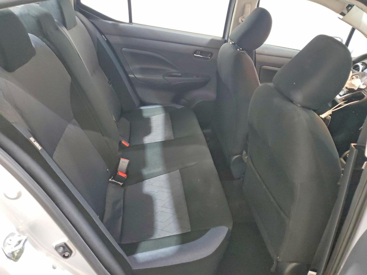 2025 NISSAN VERSA SV photo 10