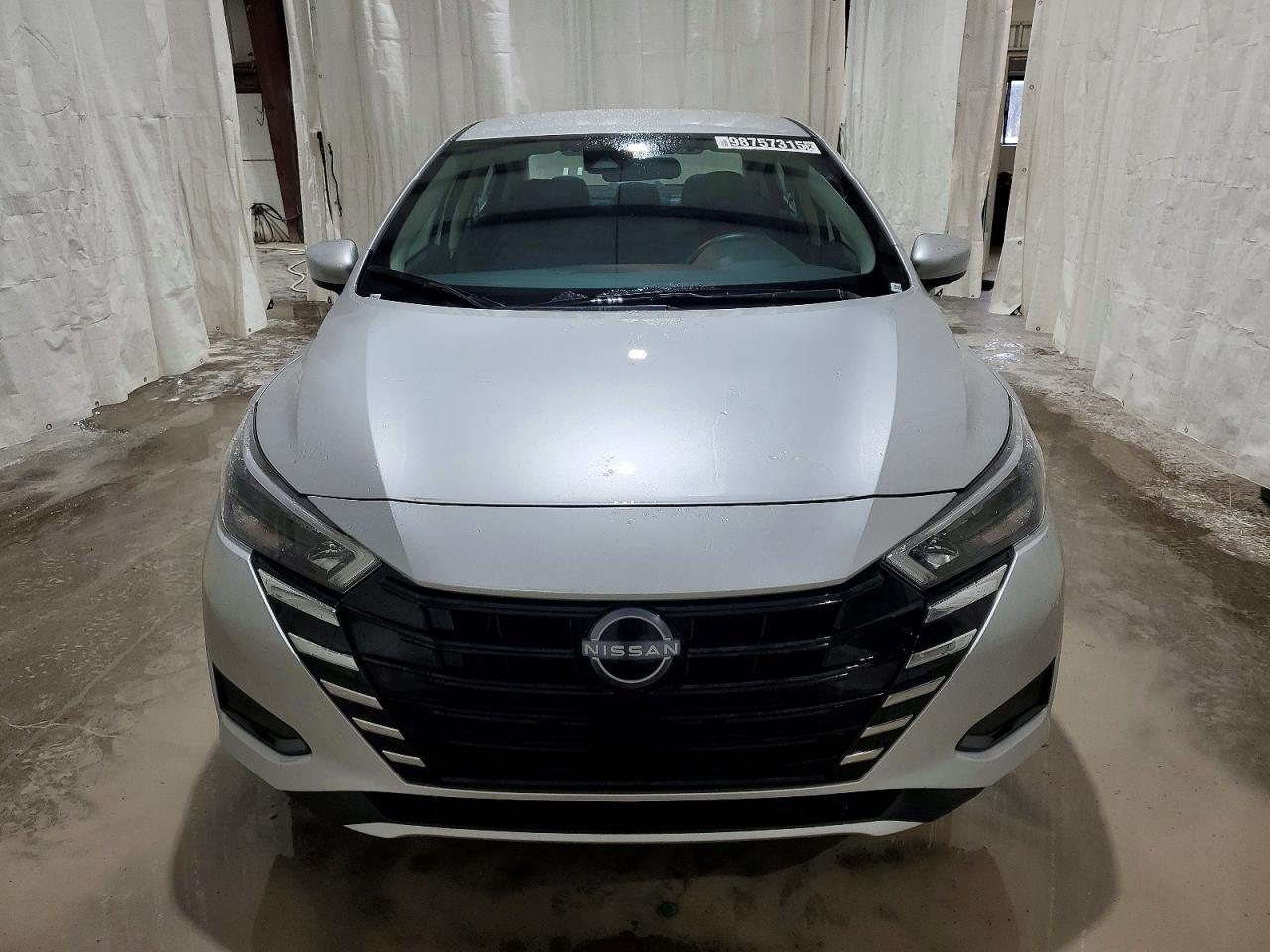 2025 NISSAN VERSA SV photo 5
