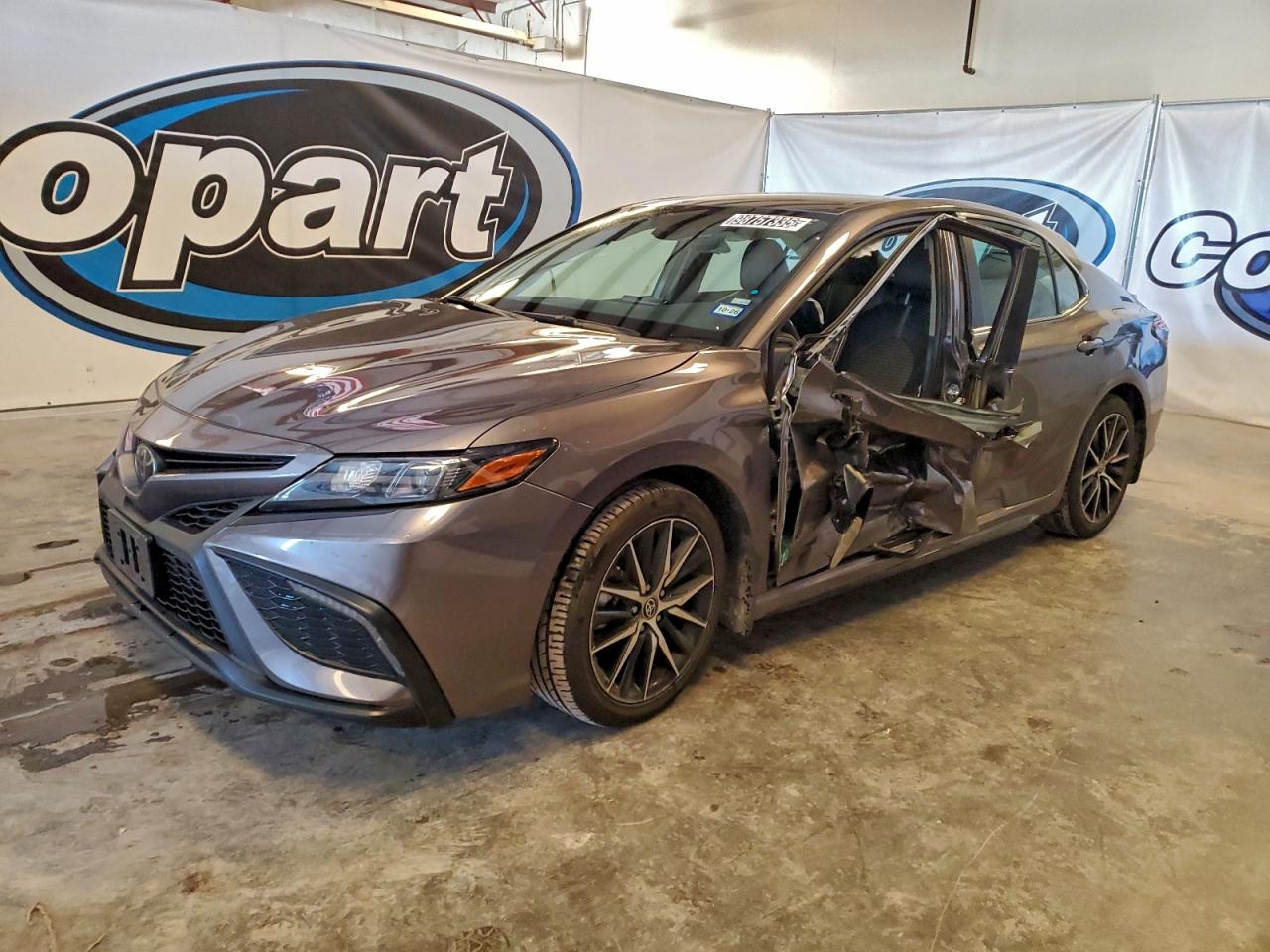 2024 TOYOTA CAMRY