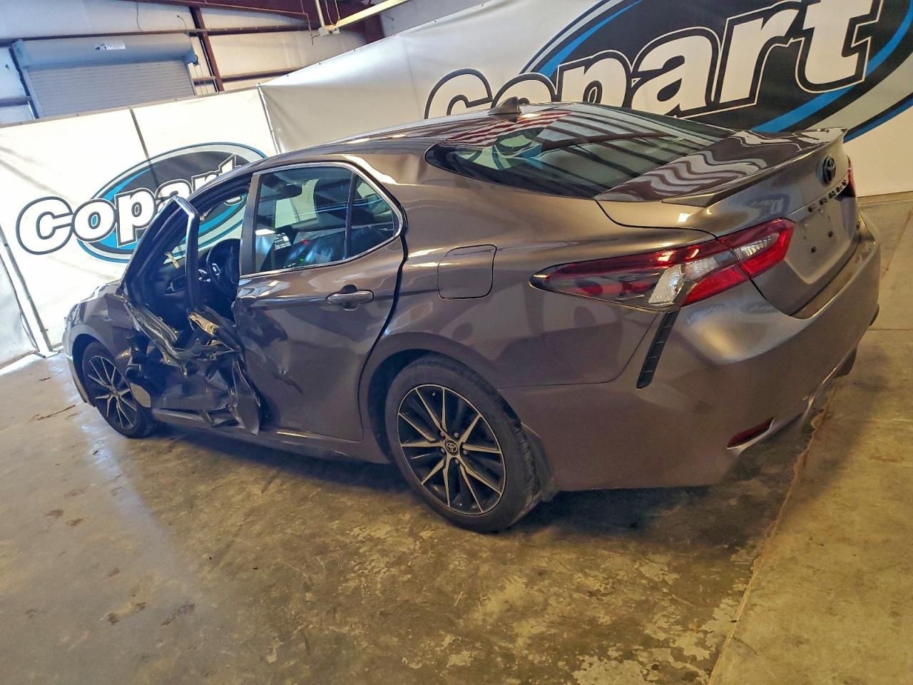 2024 TOYOTA CAMRY SE NIGHT SHADE photo 2