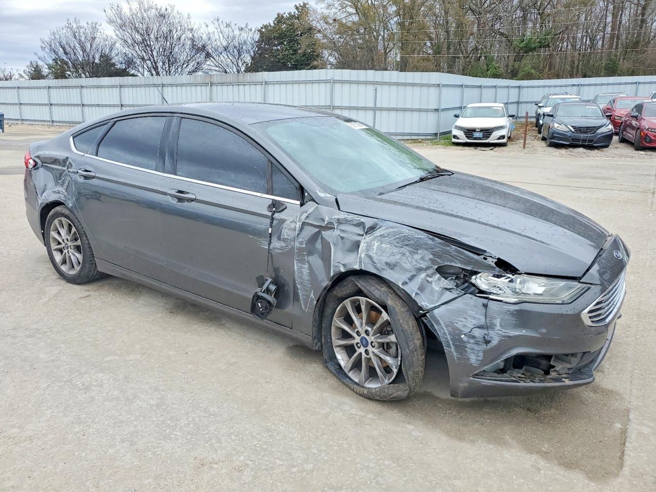 2017 FORD FUSION SE photo 4