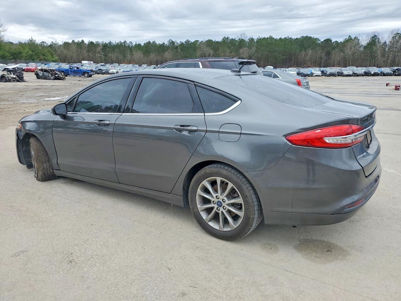 2017 FORD FUSION SE photo 2