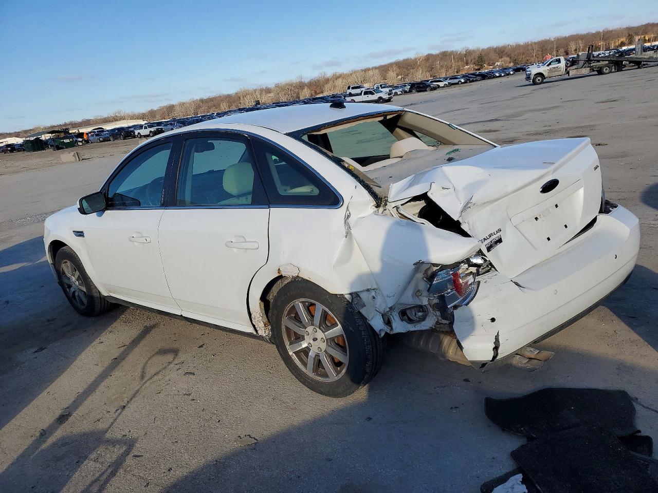 2008 FORD TAURUS SEL photo 2