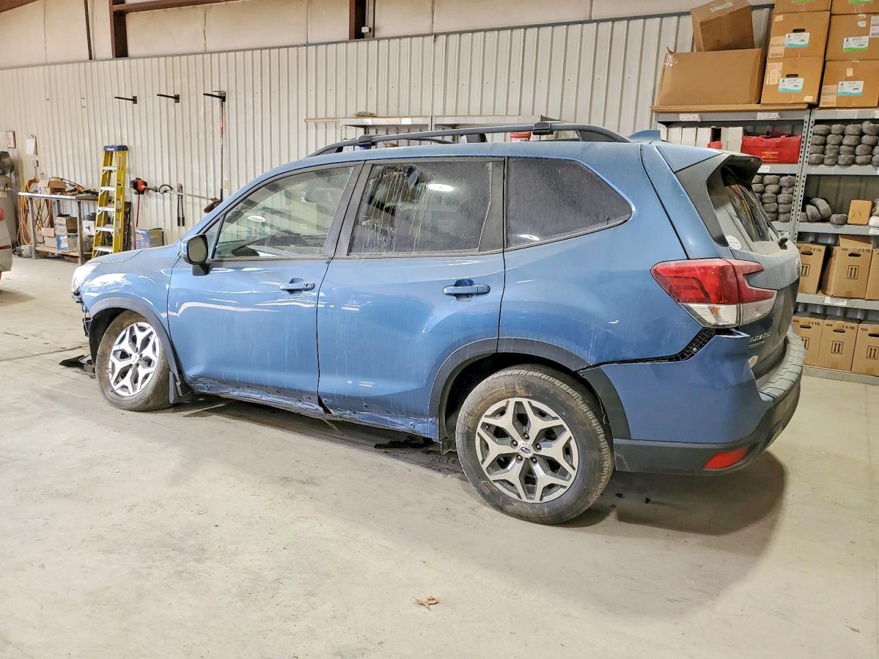 2021 SUBARU FORESTER PREMIUM photo 2