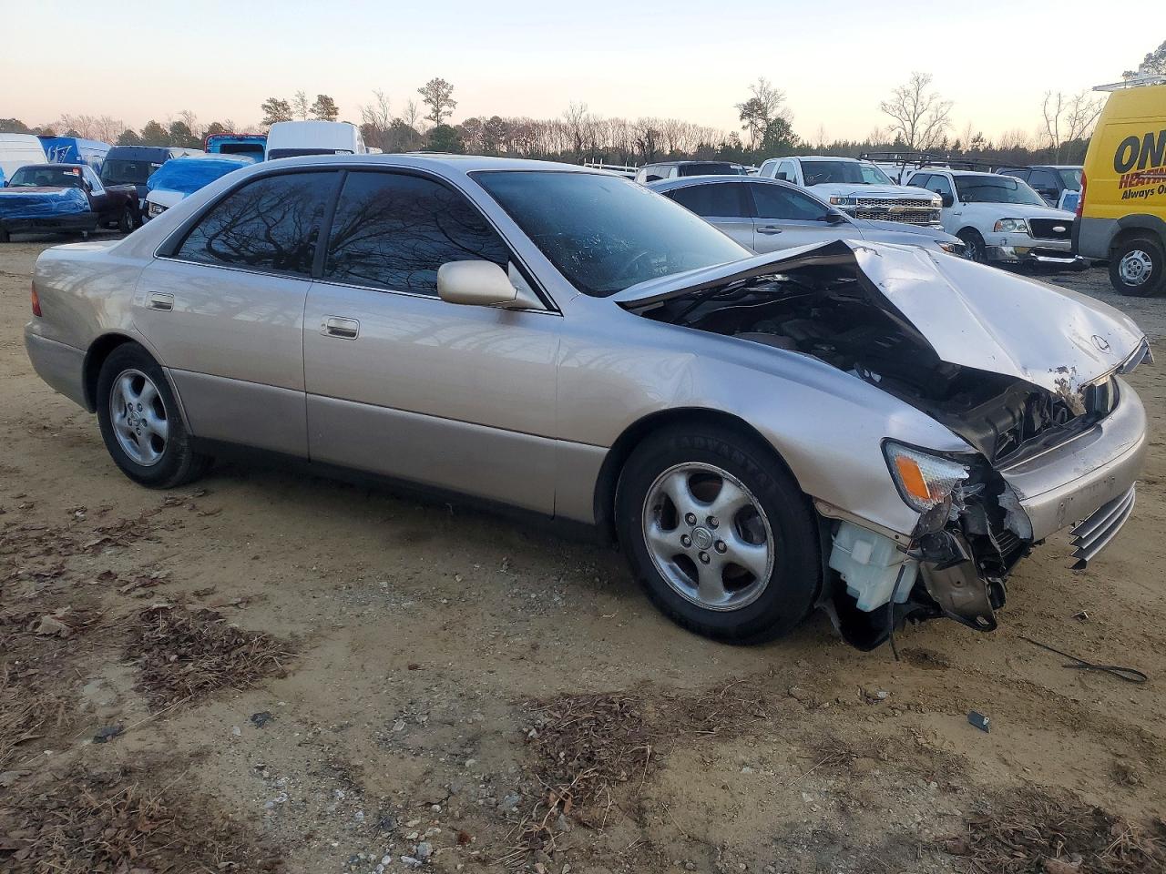 1998 LEXUS ES 300 photo 4