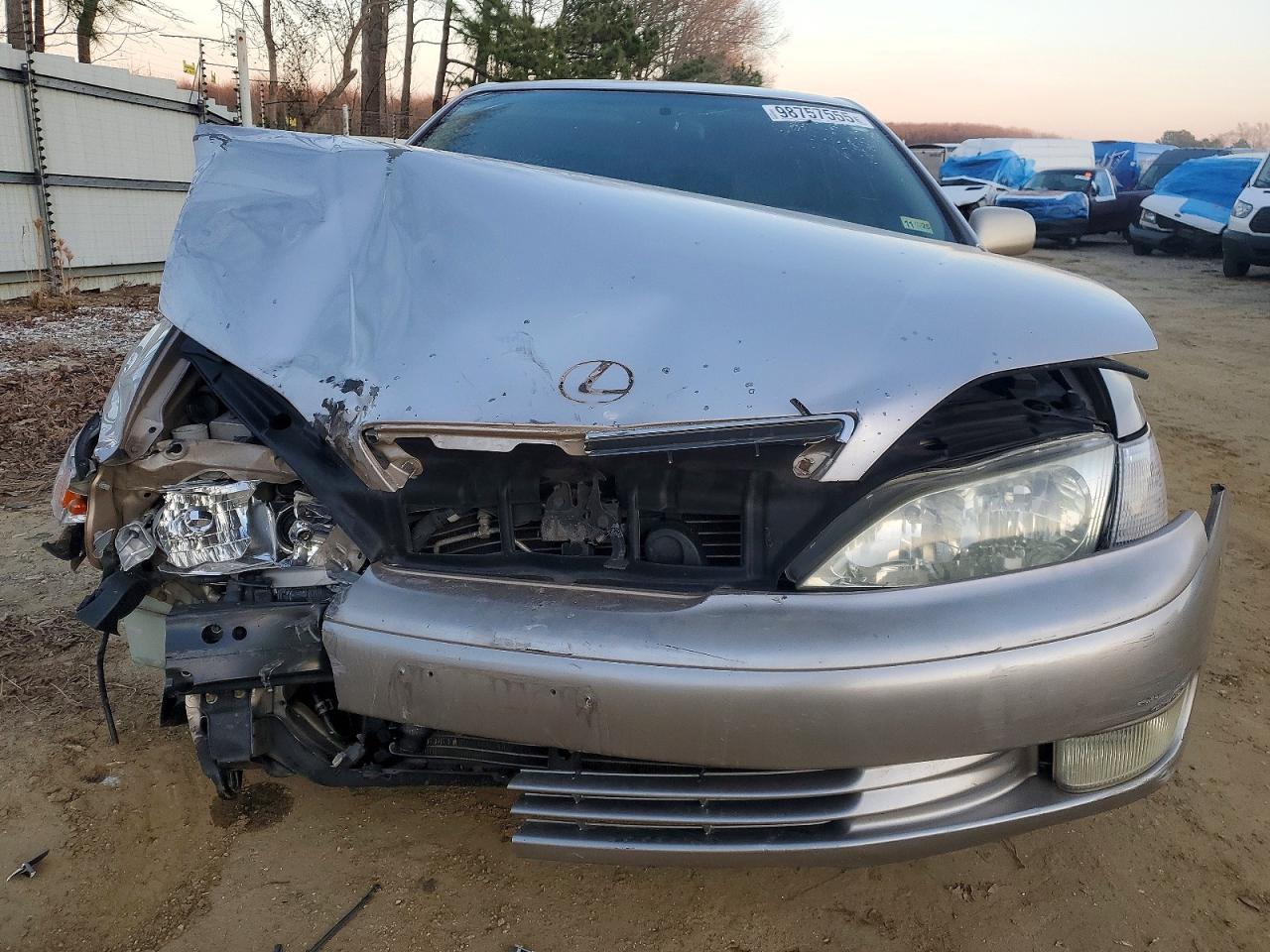1998 LEXUS ES 300 photo 5