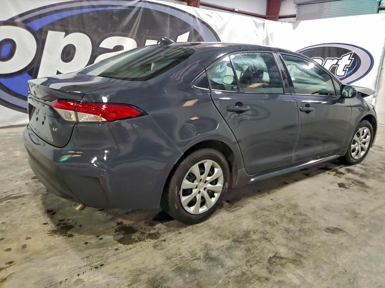 2025 TOYOTA COROLLA LE photo 3
