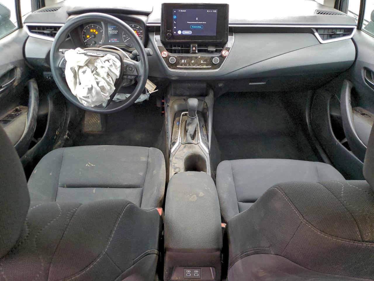 2025 TOYOTA COROLLA LE photo 8