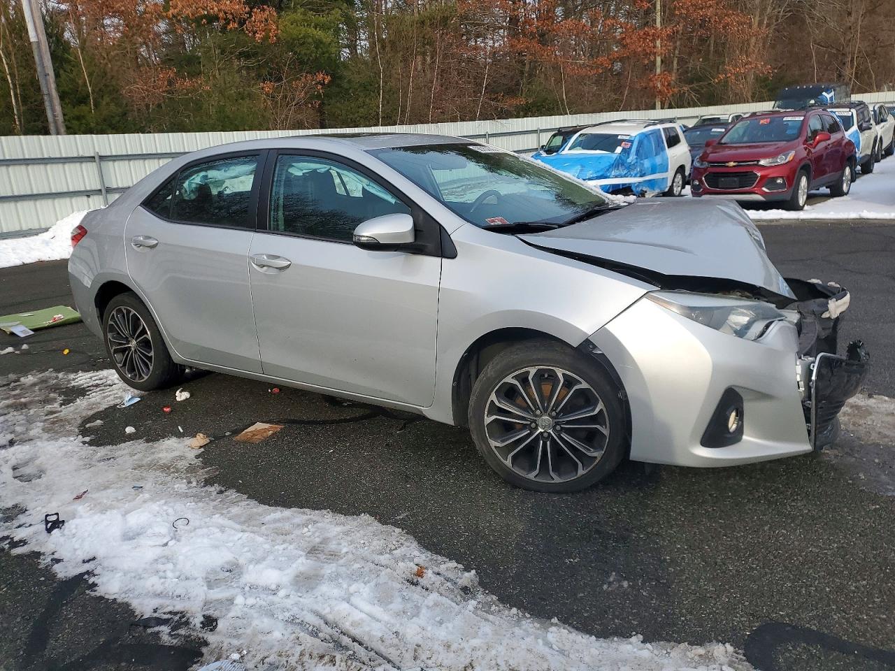 2014 TOYOTA COROLLA S PLUS photo 4