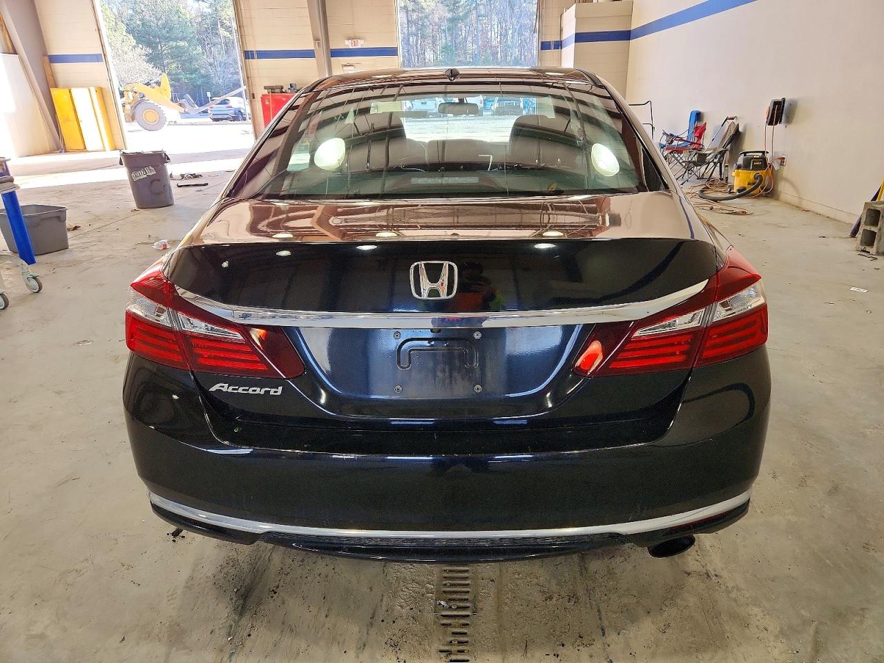 2017 HONDA ACCORD EXL photo 6