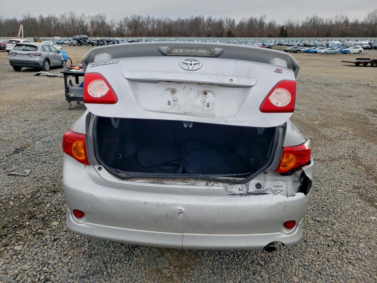 2010 TOYOTA COROLLA BASE photo 6