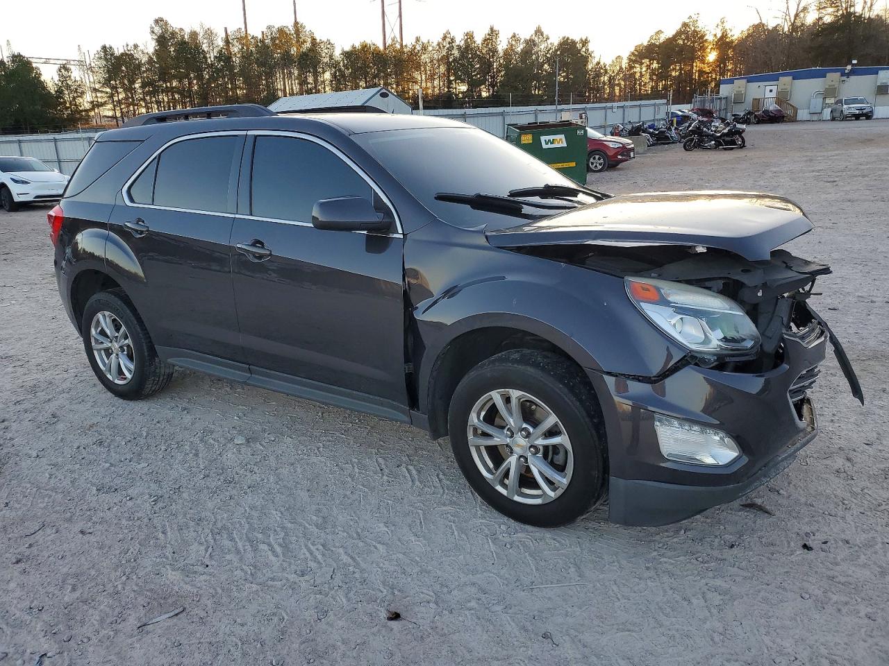 2016 CHEVROLET EQUINOX LT photo 4