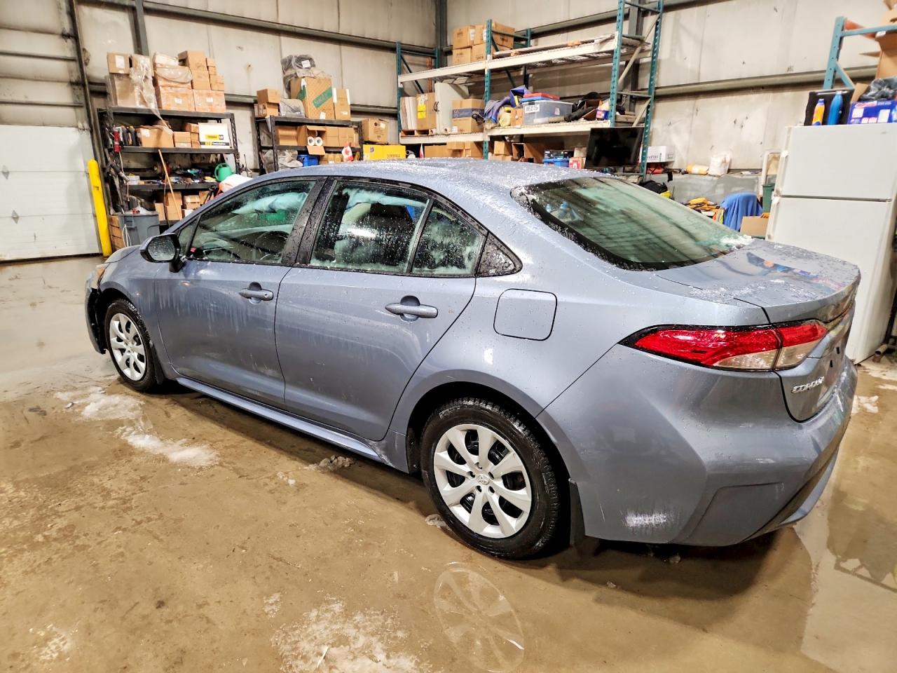 2021 TOYOTA COROLLA LE photo 2
