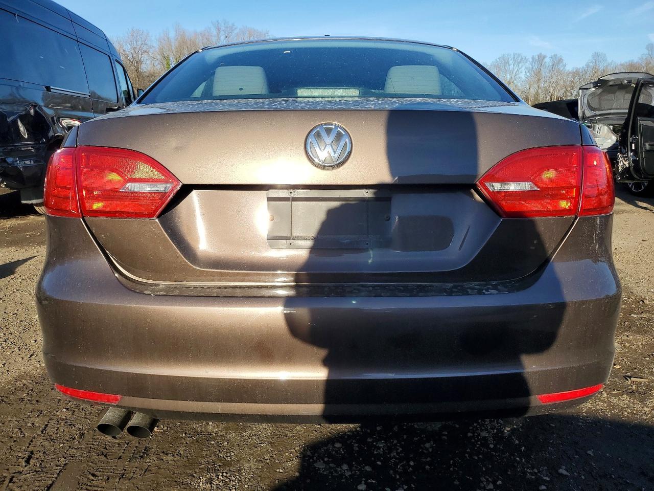 2014 VOLKSWAGEN JETTA BASE photo 6