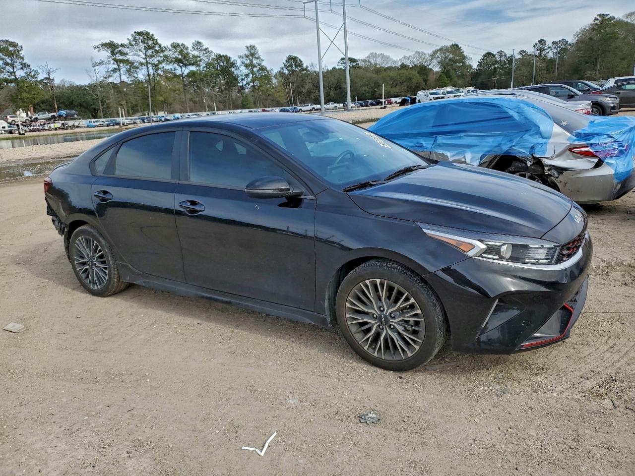 2024 KIA FORTE GT LINE photo 4