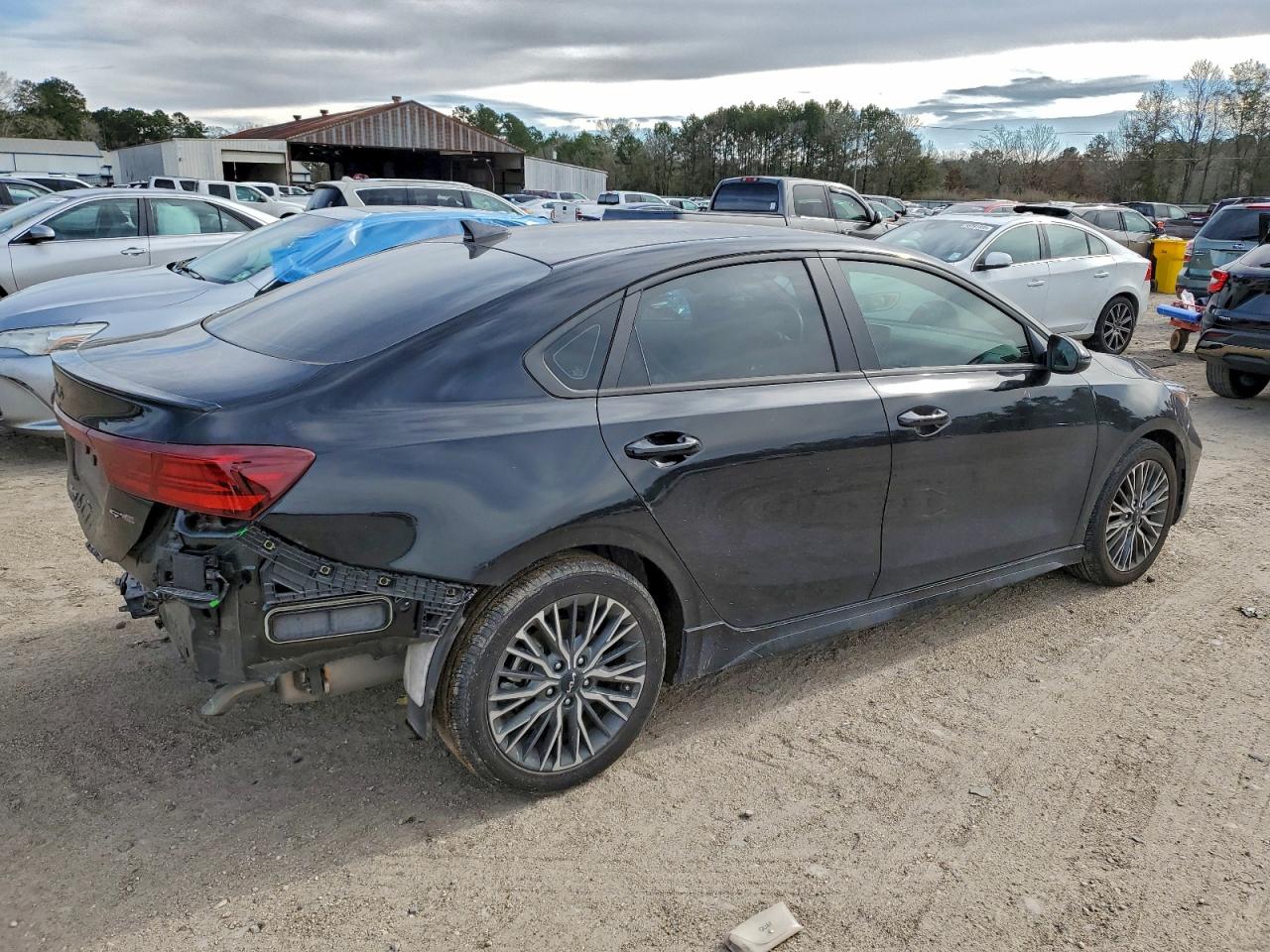 2024 KIA FORTE GT LINE photo 3