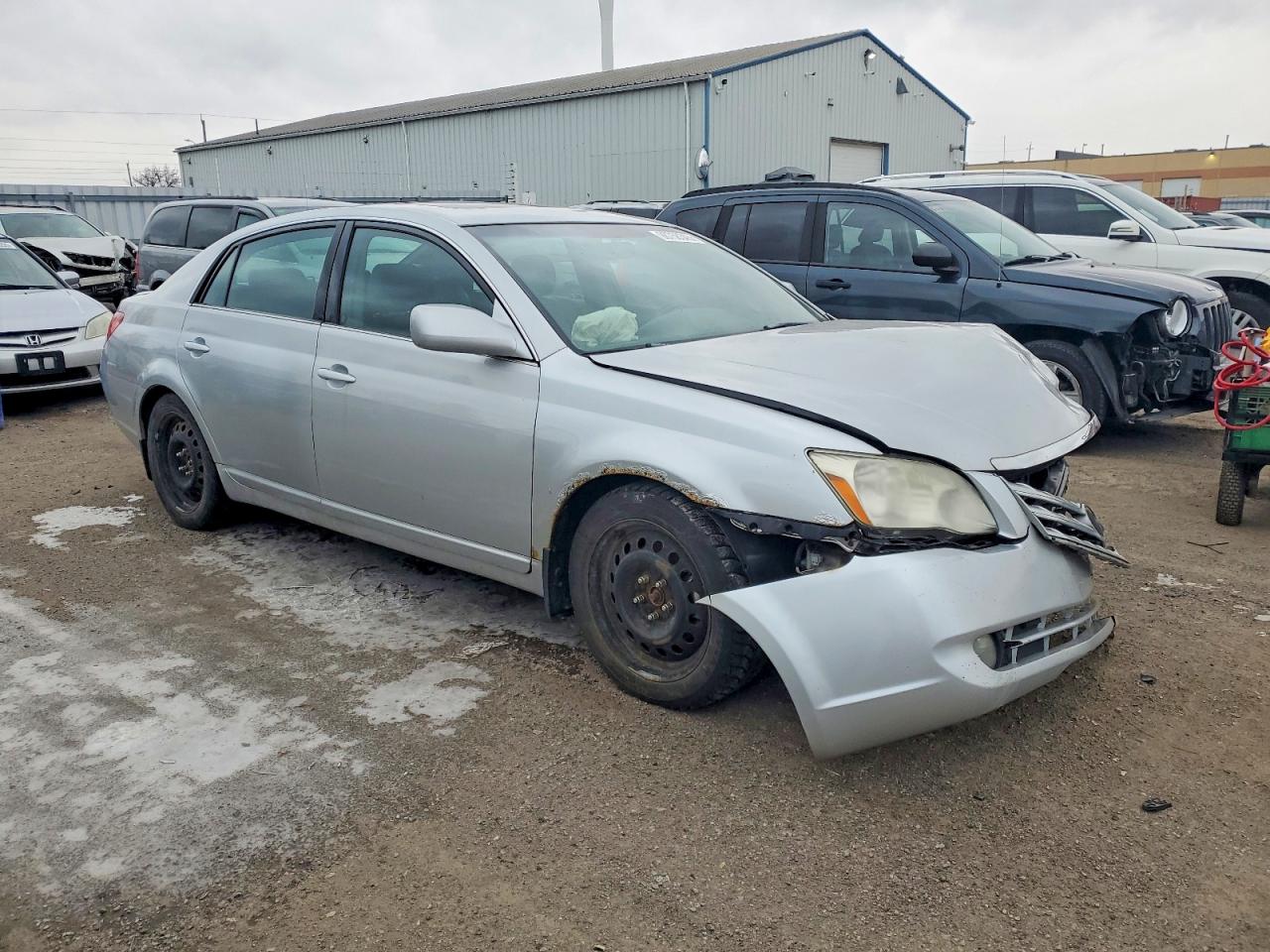 2005 TOYOTA AVALON XL photo 4